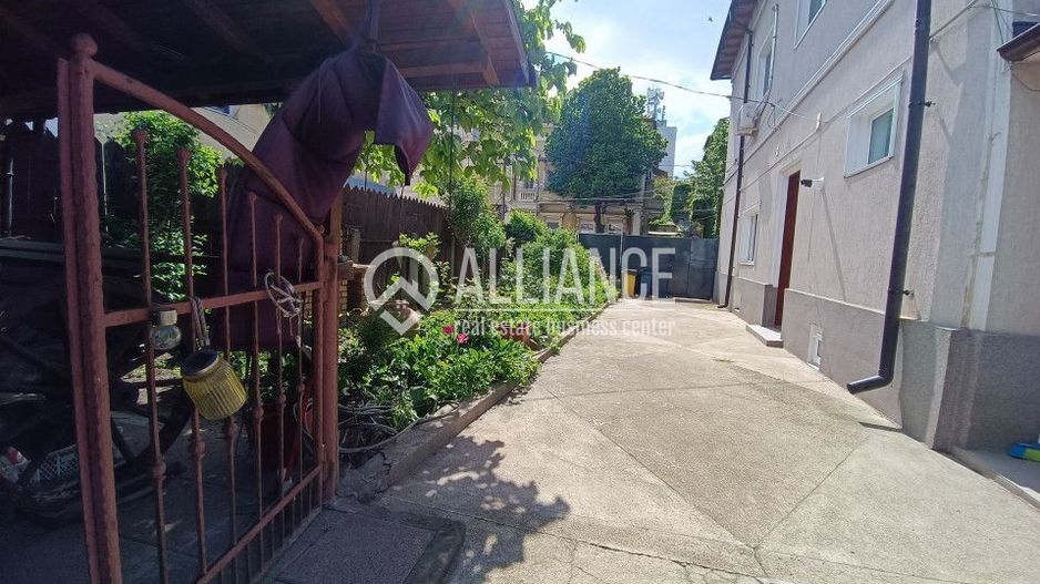 CENTRU SALA SPORTURILOR(COD03)- Casa interbelica si curte generoasa ! - Poză 2