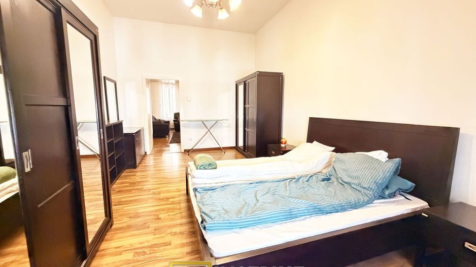 Apartament ultracentral 2 camere și acces pietonal din două străzi - Poză 1