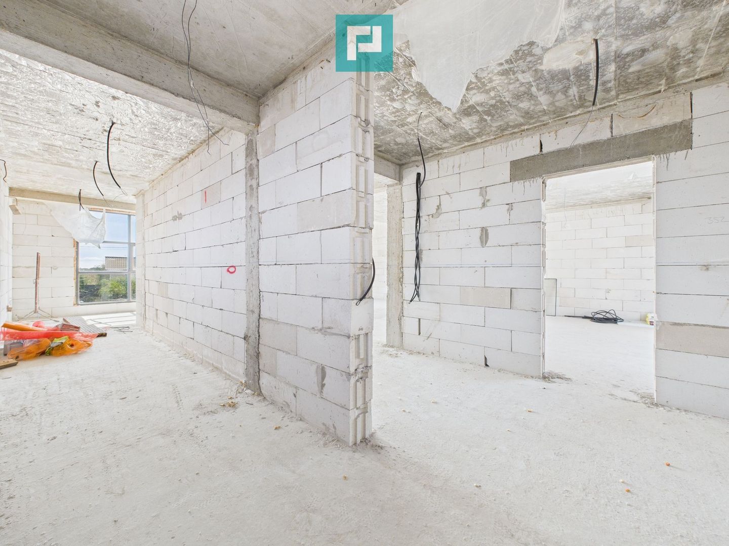 Casa cu etaj la gri in Zimandul Nou - Poză 7