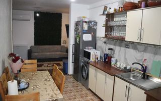 Locație liniștită și parcare proprie – apartament 3 camere Florești. - Poză 1