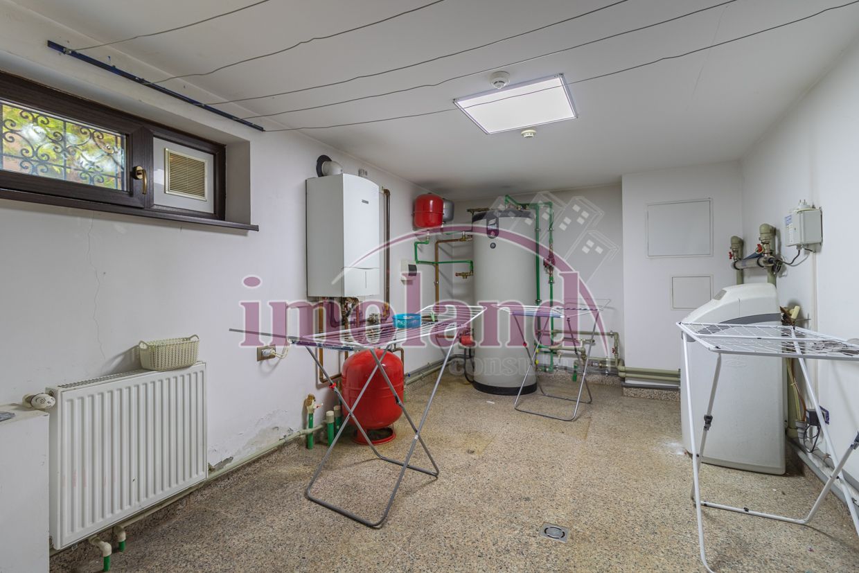 Vila cu piscina si garaj - 6 dormitoare - Pantelimon - Poză 45