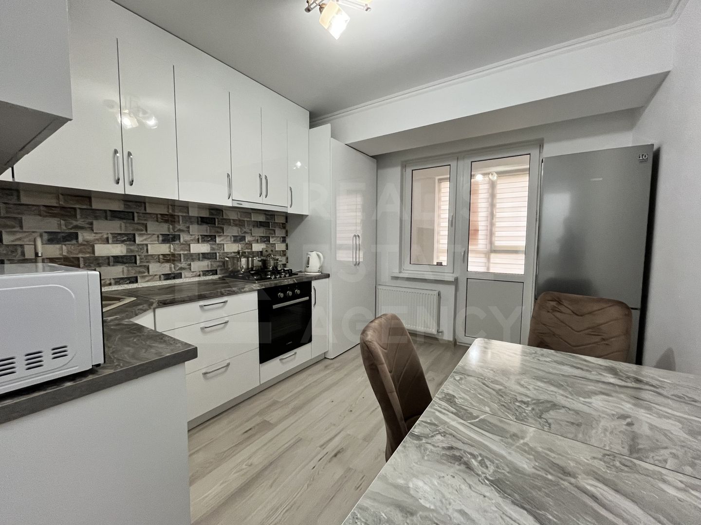 Chirie, apartament, 1 cameră + living, str. Nicolae Testemițanu, Centr - Poză 1