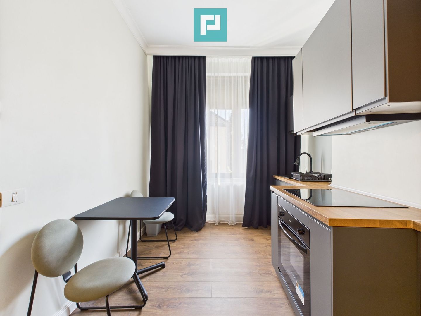 Apartament 3 camere, ultracentral. - Poză 2