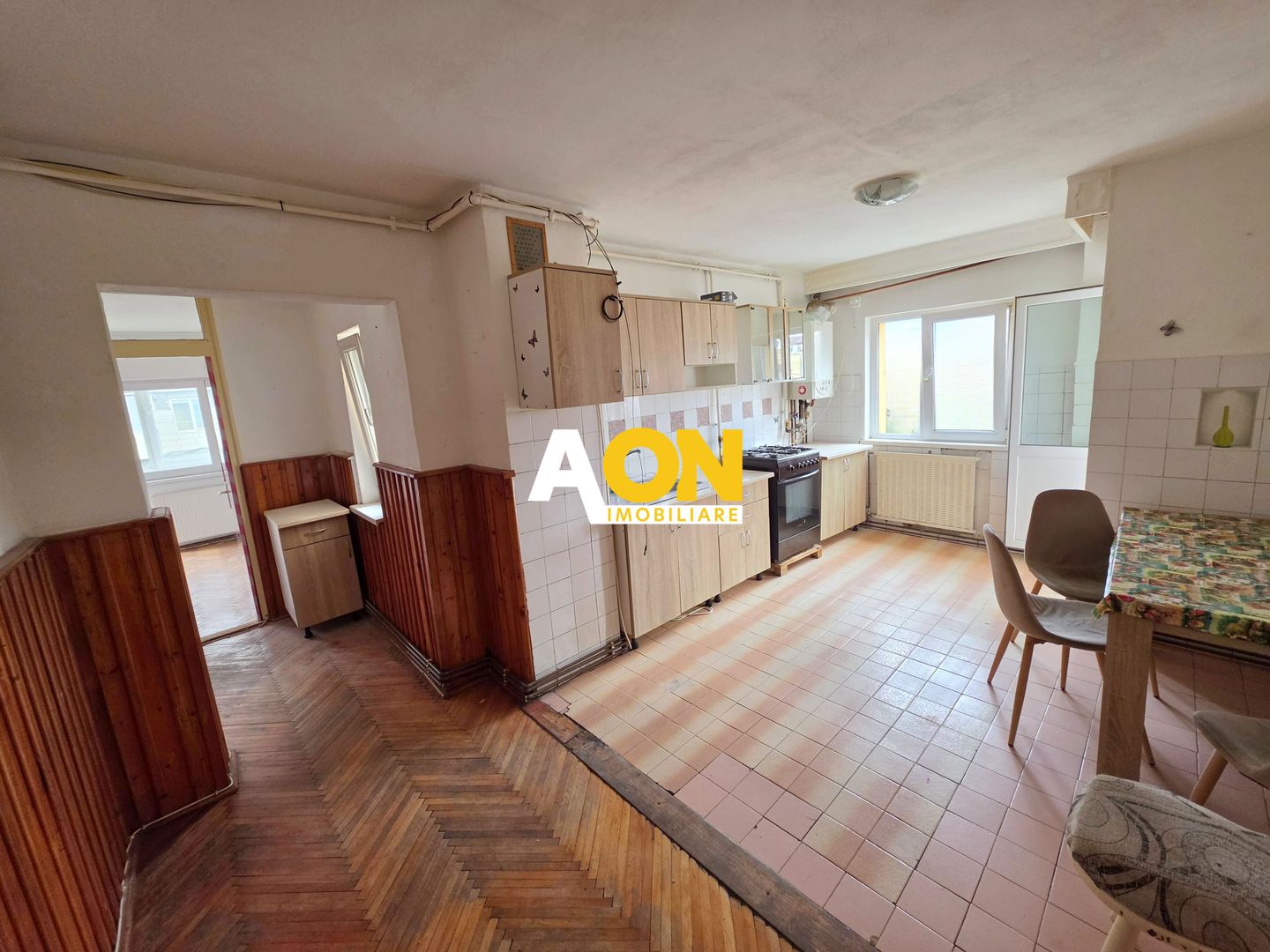 Apartament 2 camere, etaj 1, decomandat, 57 mp utili, 2 balcoane, boxa - Poză 6