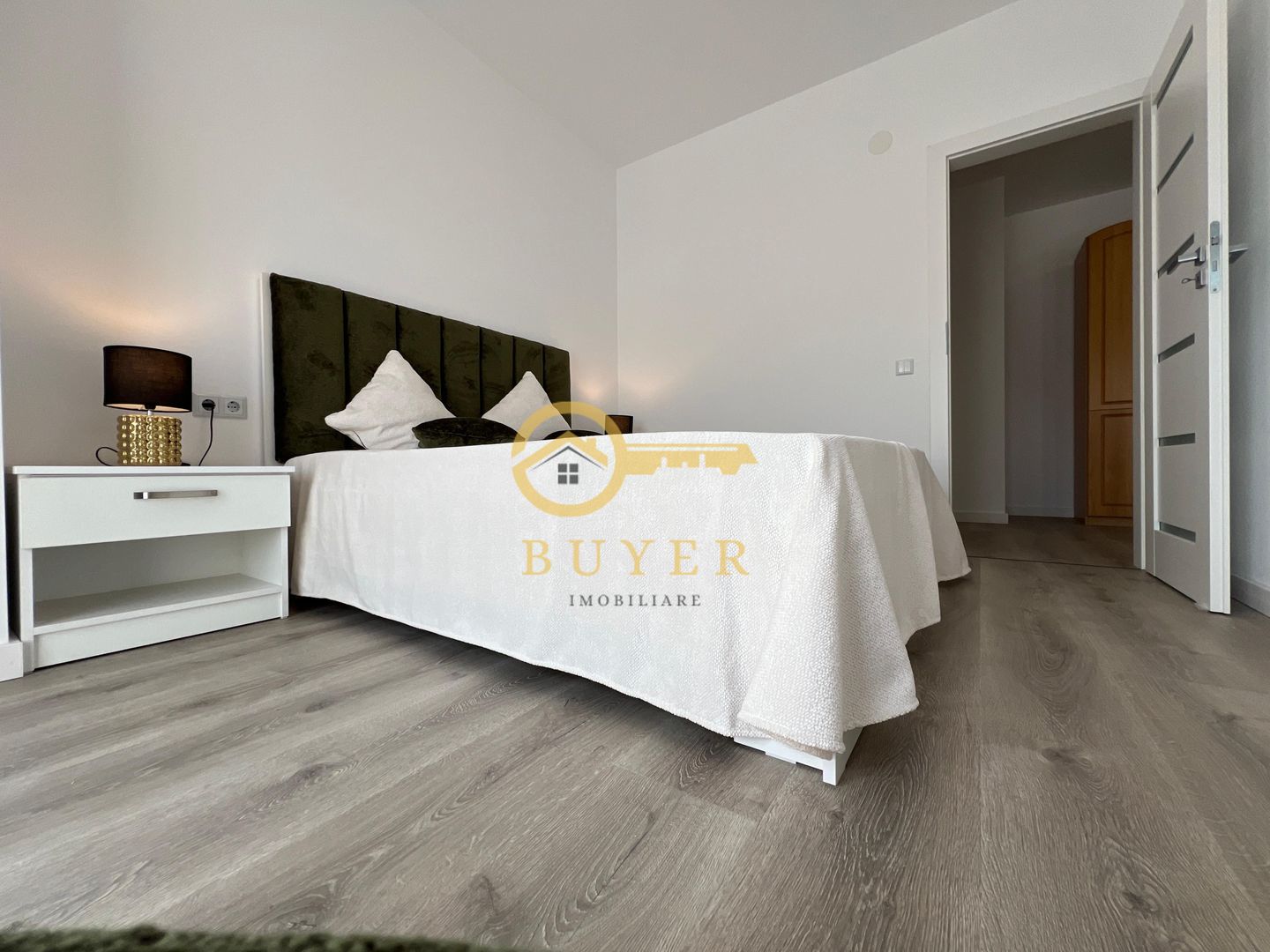 Apartament cu 2 cam si balcon complet mobilat si utilat- lift si boxa - Poză 12