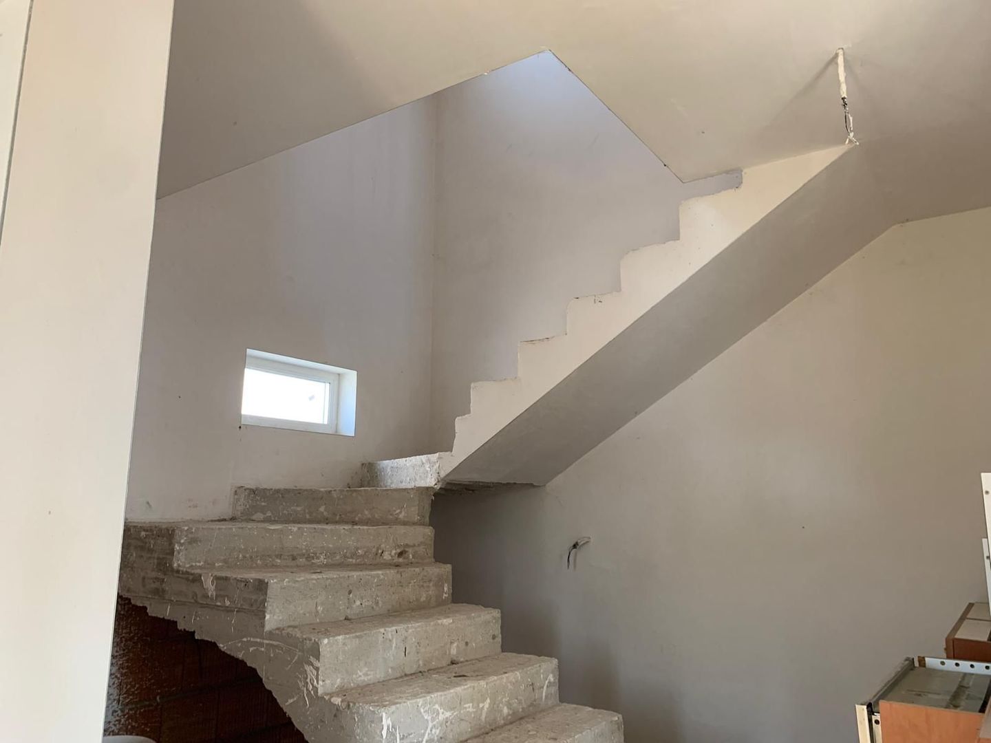 Casă cu teren – Zona Profi Chinteni | Casă nouă, semifinisată | Garaj si Terasa - Poză 9