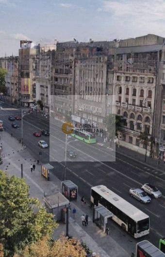 Piata Romana metrou - vedere catre bulevard - Poză 7