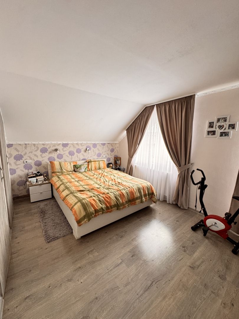 Vilă spațioasă cu 6 camere – Cartierul Viena, Oradea - Poză 14