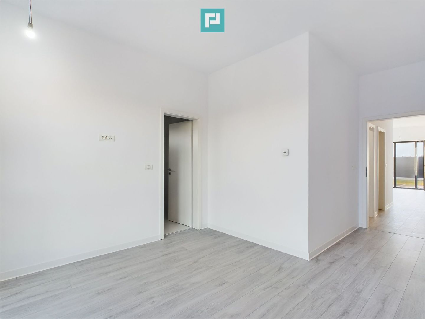Duplex modern, pe parter, amplasat într-o zonă liniștită din Moșnița Nouă - Poză 1