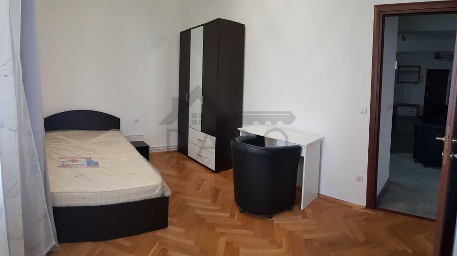 Închiriez apartament 4 camere zona rezidențială - Poză 4