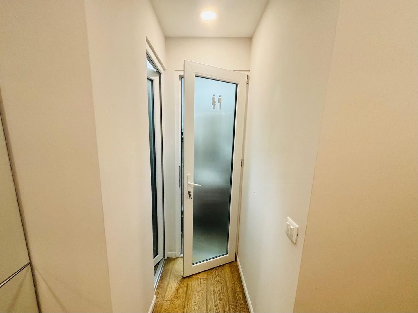 Spațiu Comercial 54 mp – Salon Amenajat | Suceava | 105 000 € - Poză 8