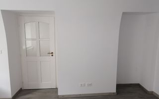 Vânzare apartament spatios,  in zonă ultracentrală - Poză 5