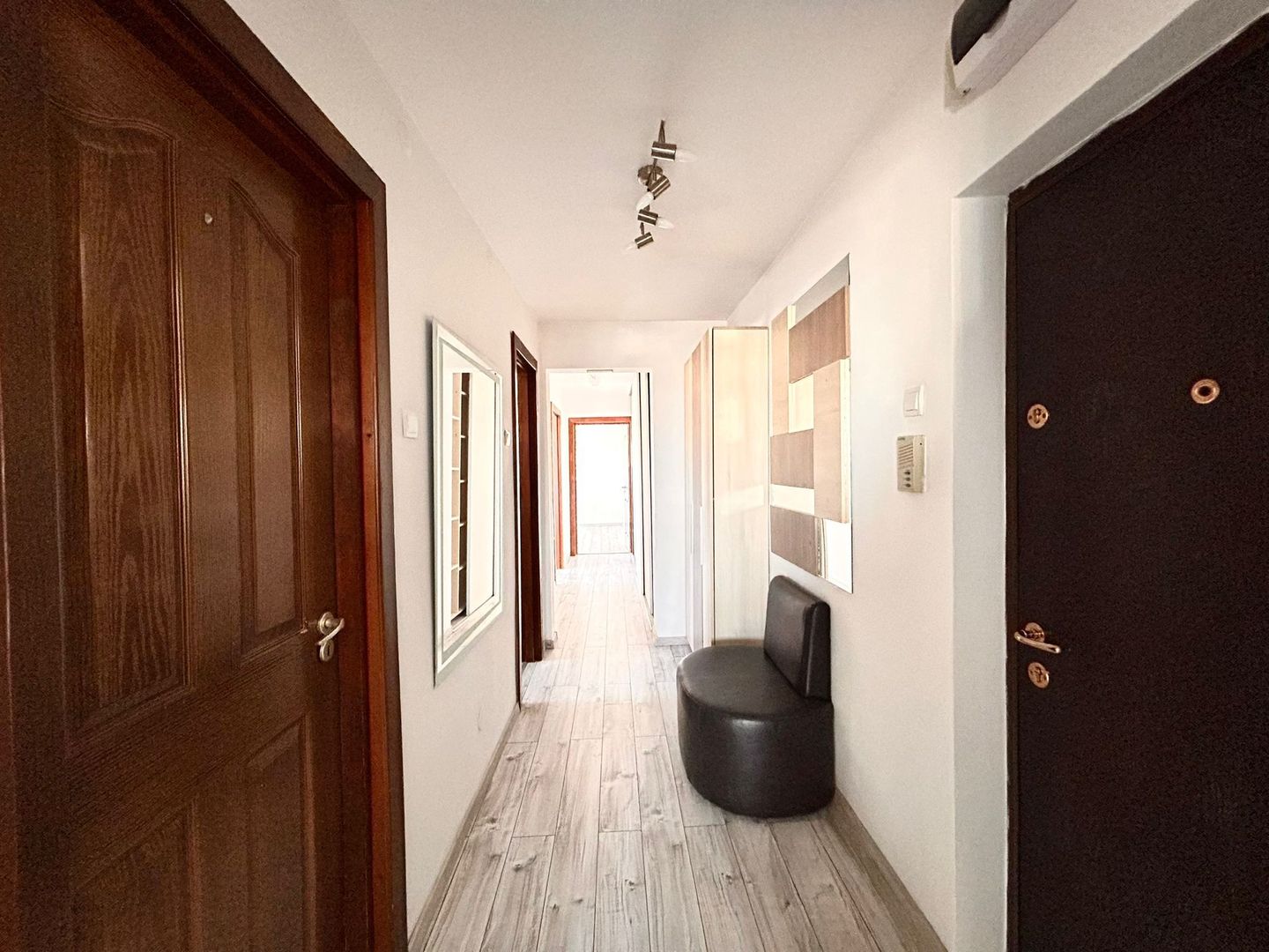 Apartament cu 3 camere decomandat cu panorama - Poză 7