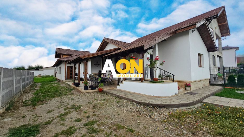 Casa cu 5 camere, 868 mp teren, ideala pt. 2 familii, zona Valea Popii - Poză 1