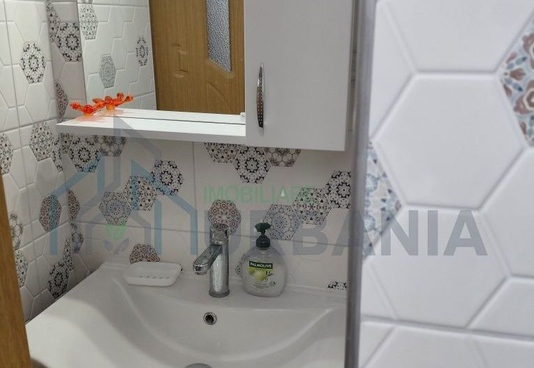Apartament cu 2 camere, 42 mp, renovat, în Micro, strada Horia, Bloc F3B, parter, Pașcani - Poză 4