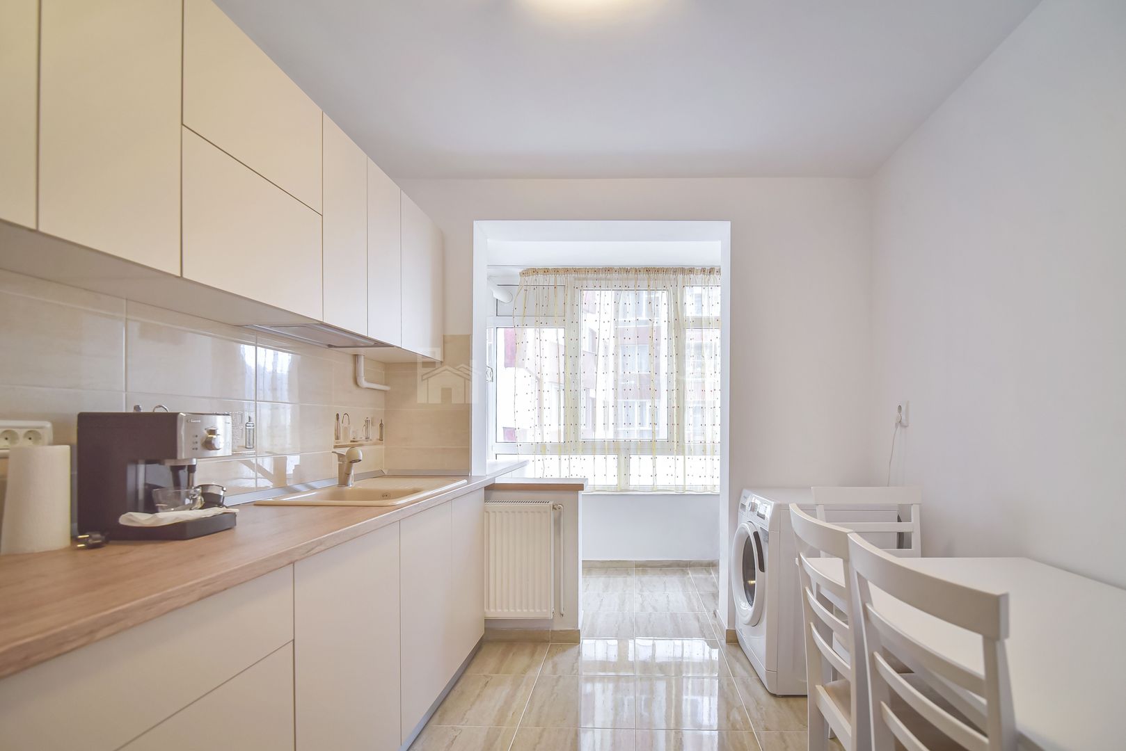 Apartament superb 3 camere, decomandat, Centrul Civic - Poză 3