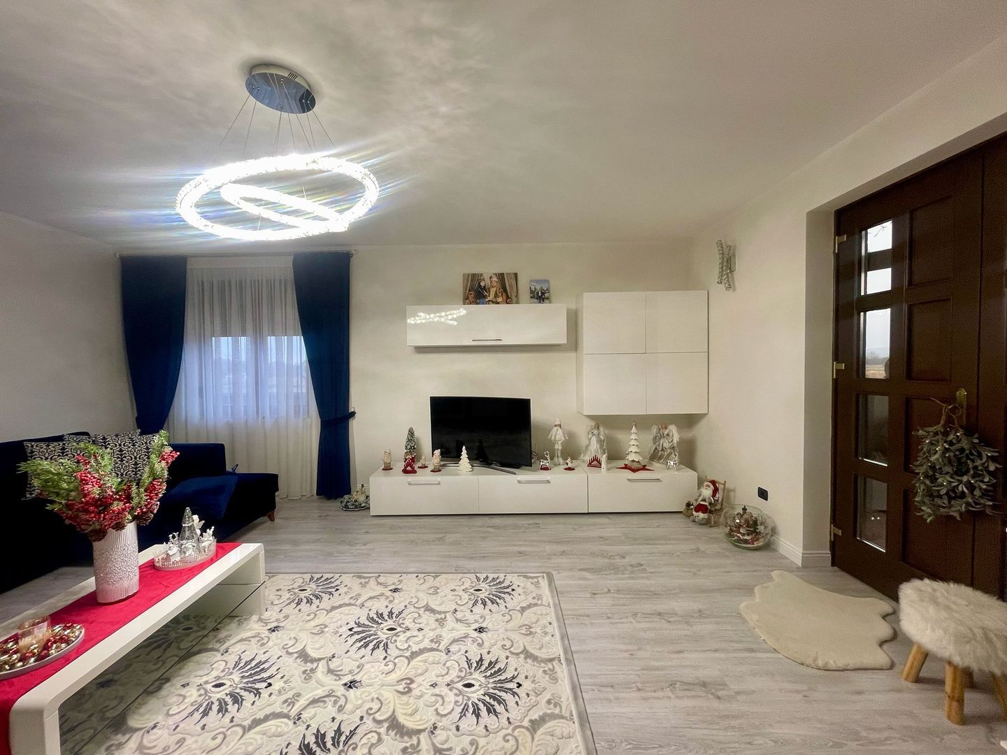 CASA COMPLET UTILATA SI MOBILATA MODERN CU GRADINA | 1100 MP |MARGINEA - Poză 4
