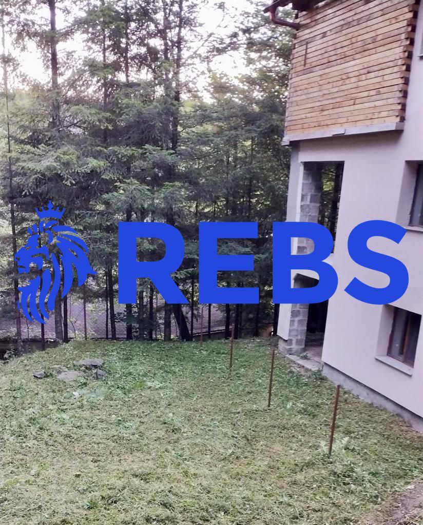 Vila pe trei niveluri 210 mp pe malul lacului Gozna Valiug - Poză 1