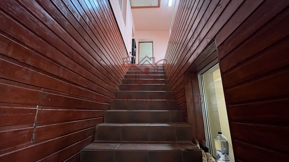 Casă individuală P+1+pod, pe piloni cu panouri solare - Poză 12