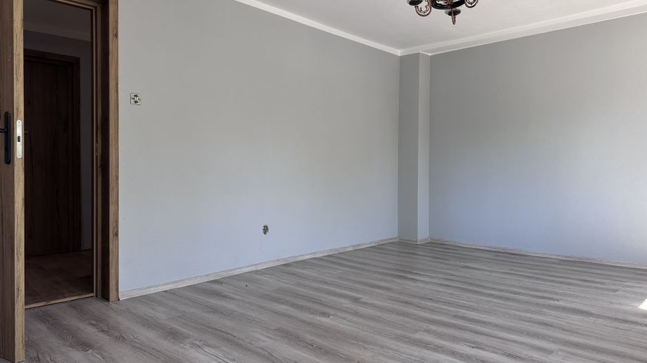 Gata de locuit! Vanzare casa cu 5 camere in Priboiu, com.Branesti - Poză 23