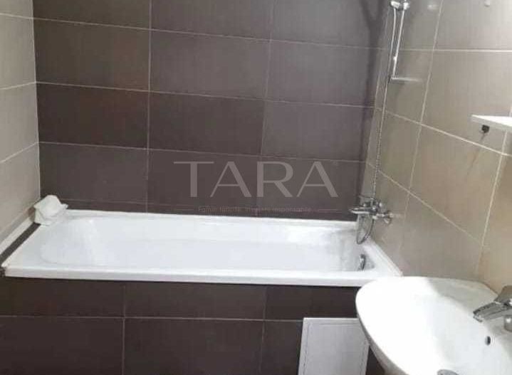 Apartament cu 1 cameră, decomandat, balcon – zona Piața Flora. - Poză 3