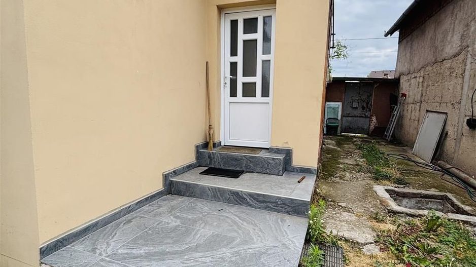 Casa si teren 517 mp in zona Iosia - Poză 1