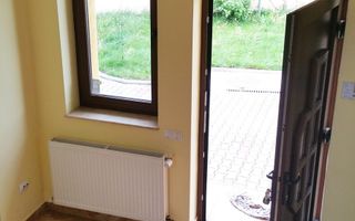 Casa de închiriat cu hală și curte generoasă – ideală pentru sediu fir - Poză 10