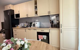 Apartament 2 camere, terasa, etaj intermediar, boxa, parcare - Poză 6