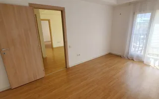 3 CAMERE IN COSMOPOLIS - Poză 12