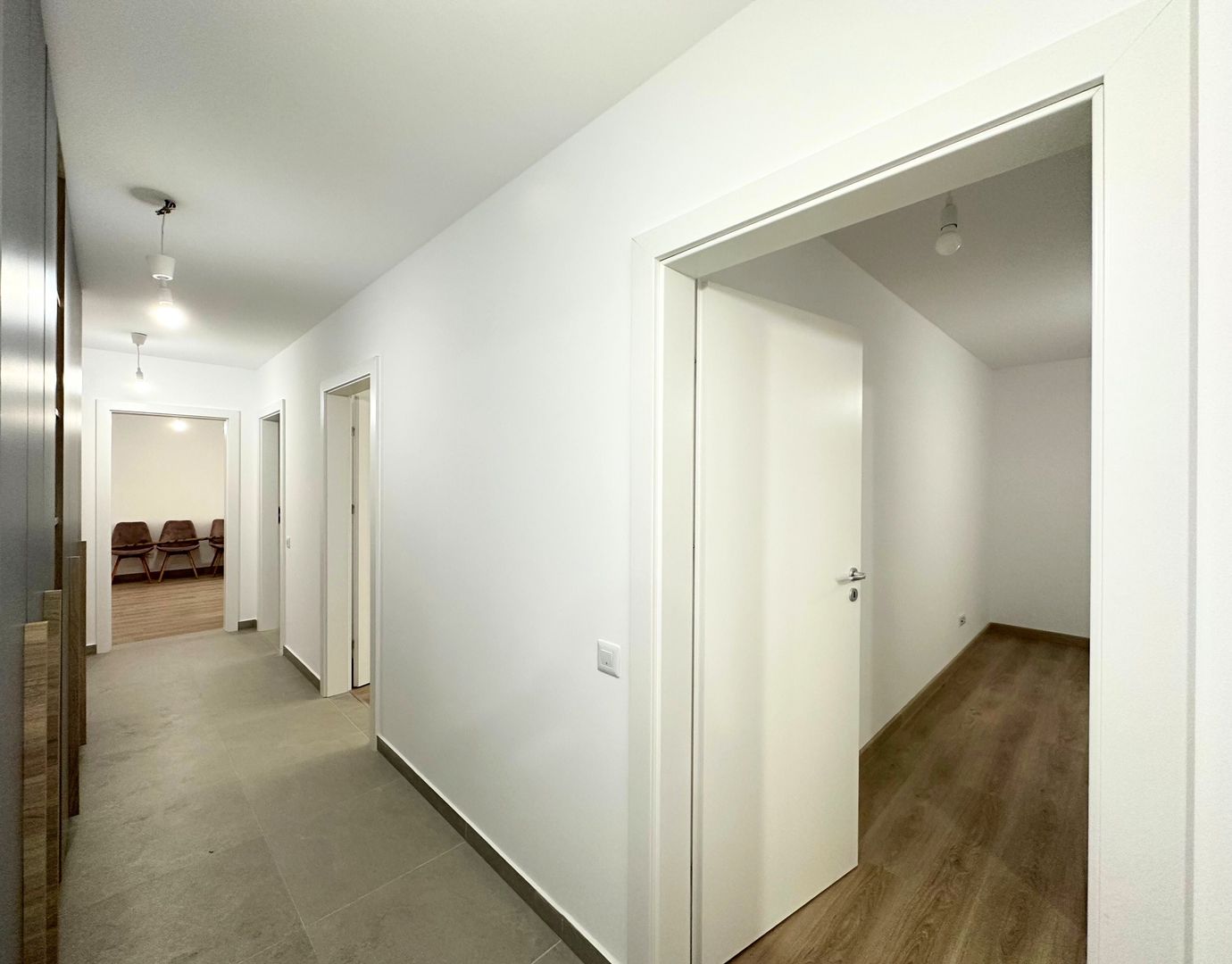 Apartament modern cu 3 camere în zona Coresi ROKMAN confort și exclusivitate - Poză 17