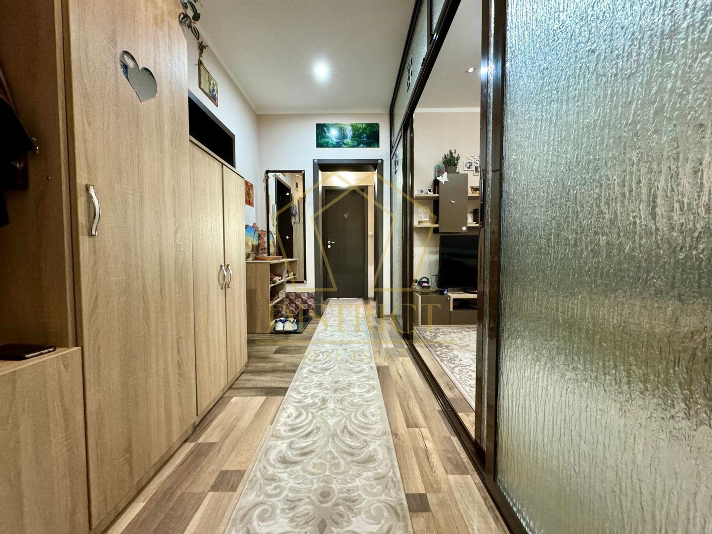 Apartament cu 3 camere mobilat si utilat la parter in Giroc la asfalt. - Poză 12
