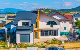 0Comision | Casă P+E | 188 mp | Teren 400 mp | Sanpetru–Bod - Poză 1