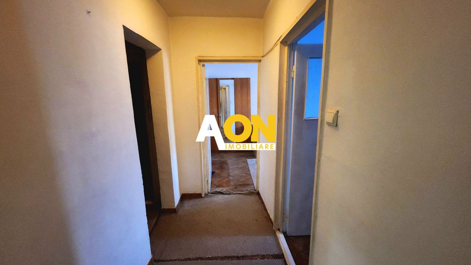 De vanzare apartament 3 camere, etaj 1, Cetate - Poză 10
