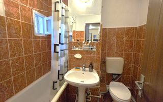 Apartament 3 camere, 2 bai, decomandat, etaj 3, Cetate, zona Stadion - Poză 7