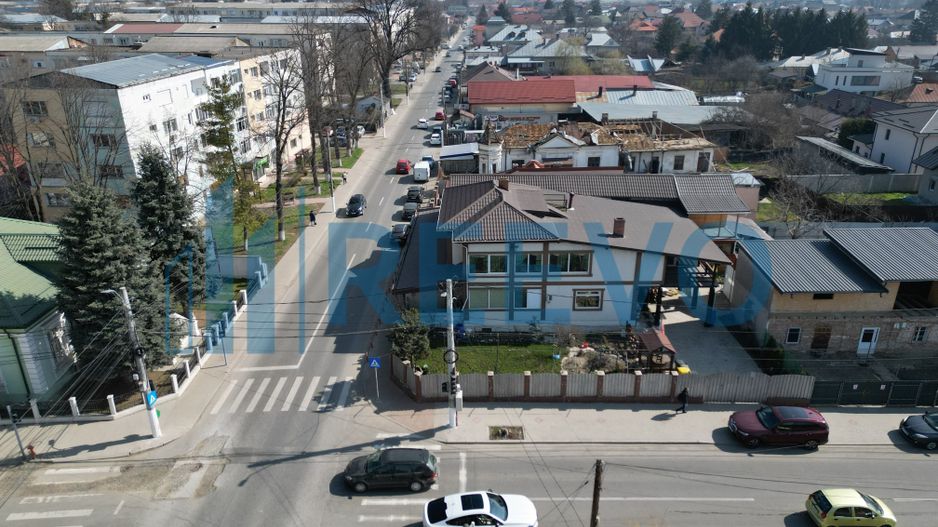Clădire și teren pentru investiție, central Roman - Poză 74