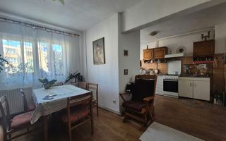 Exclusivitate- camera cu baie intr-un apartament - Poză 4