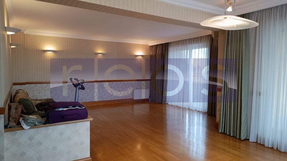 DE VÂNZARE APARTAMENT 3 CAMERE | LOC DE PARCARE + BOXA - Poză 2