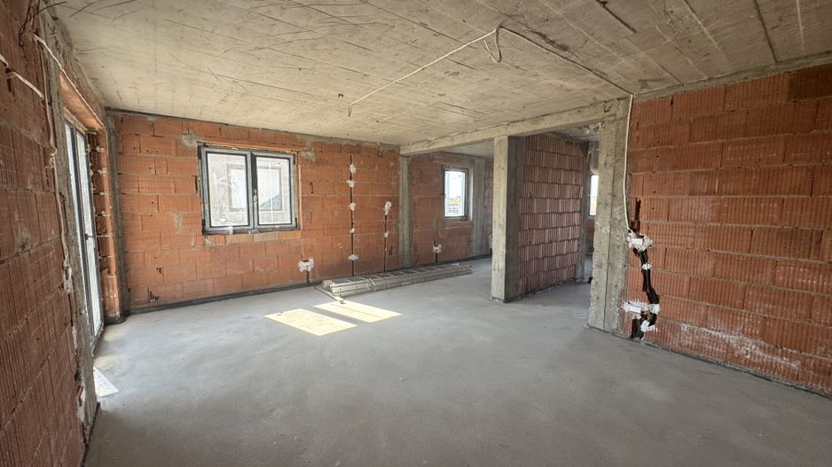 Sacalaz, 1/2 Duplex P+M, 4 Camere,2 Bai,Terasa Acoperita - Poză 8