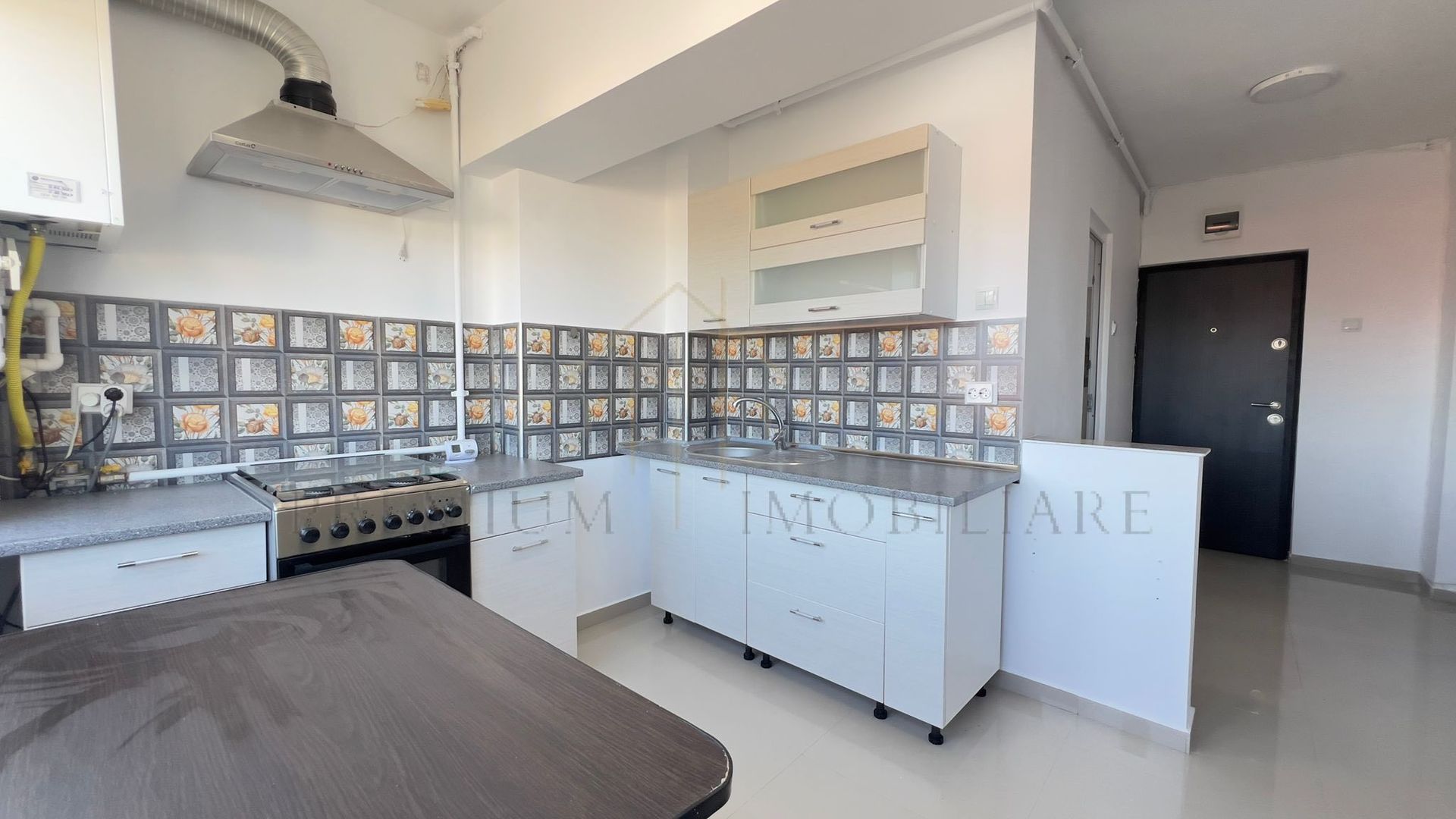 Apartament 2 Camere - Renovat - Zona de jos - Poză 5