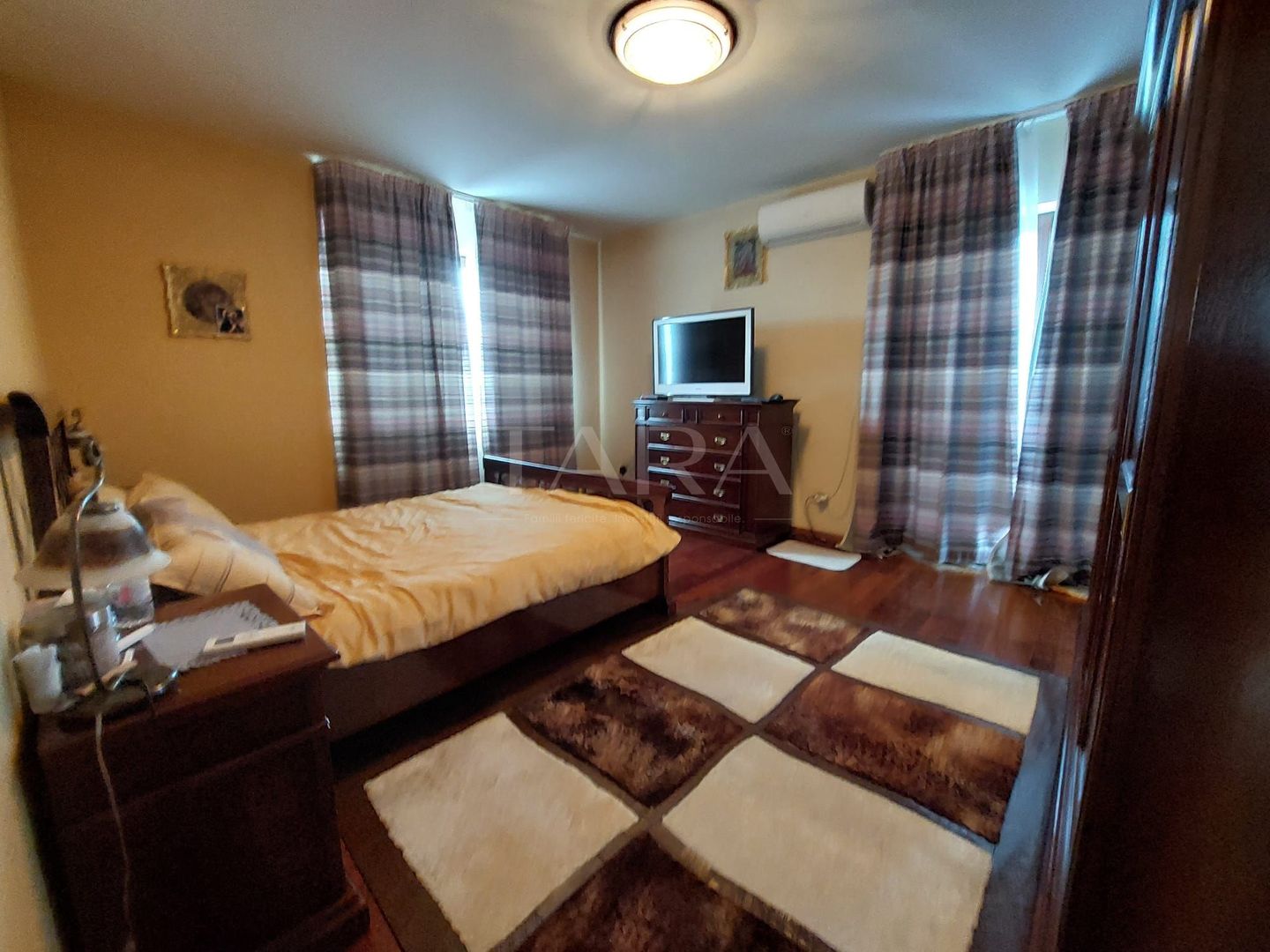 Casă cu 5 camere. de vânzare in Floresti, zona Parcului Poligon. - Poză 22