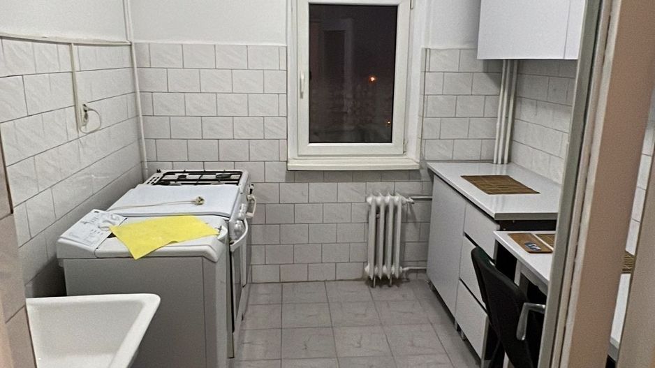 Apartament spatios, doua camere, Dezrobirii - Poză 2
