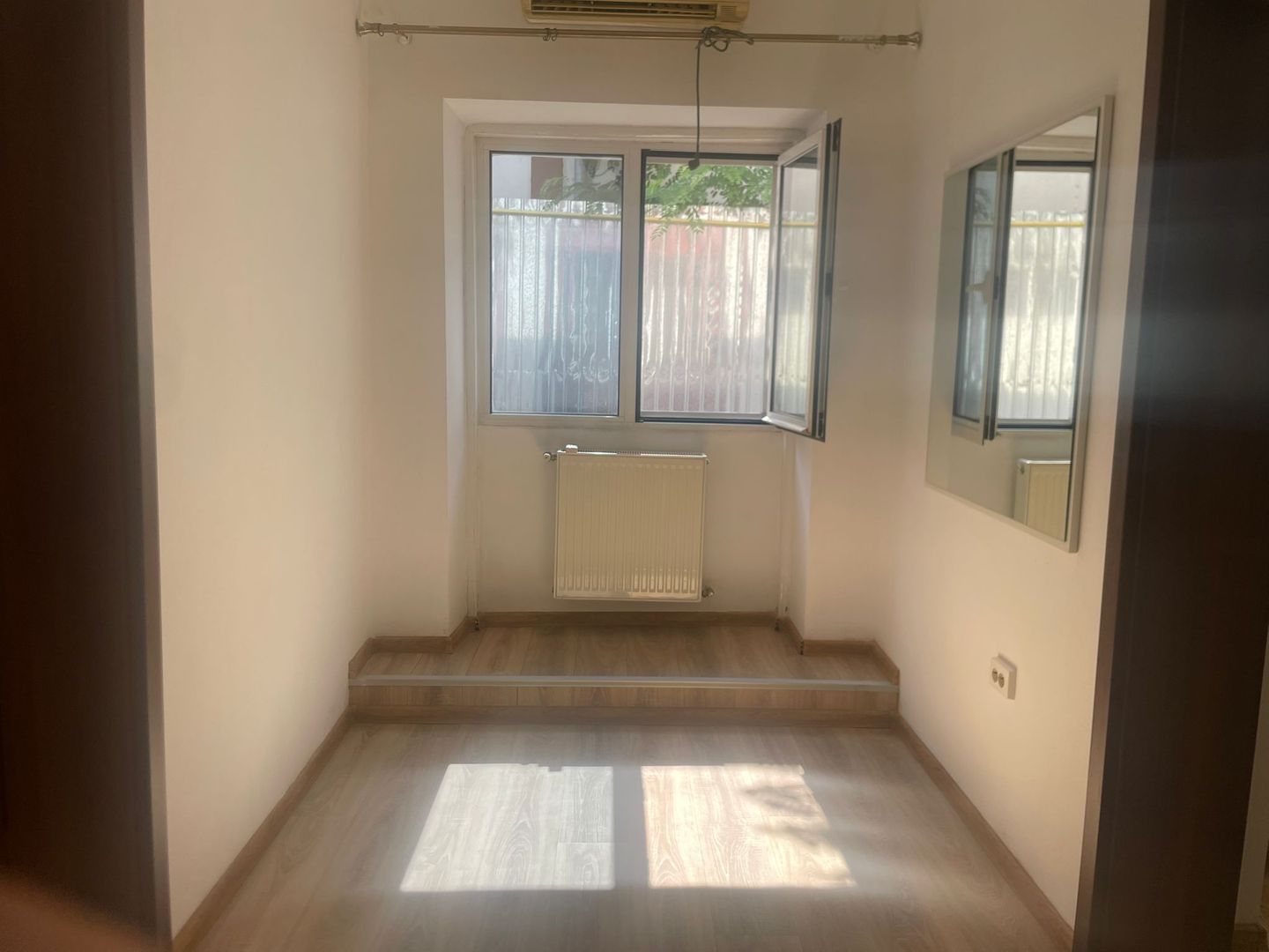 Casa de inchiriat - 200 mp - 6 dormitoare - Str. Tecuci - Poză 9