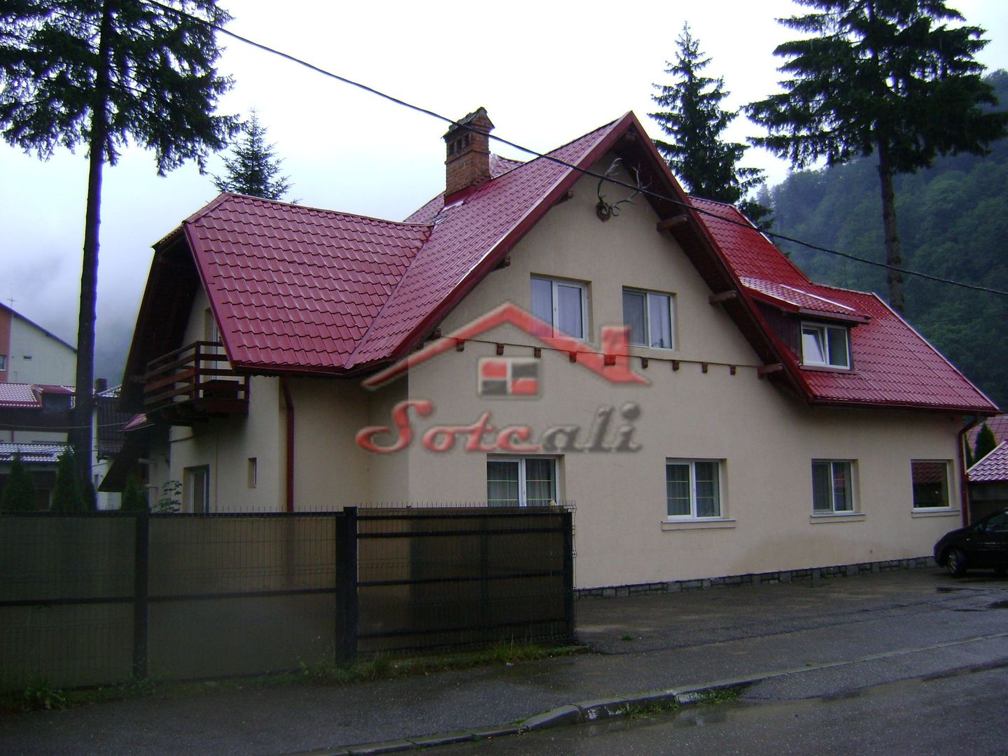 Pensiune de vanzare P+E Busteni - central - Poză 2
