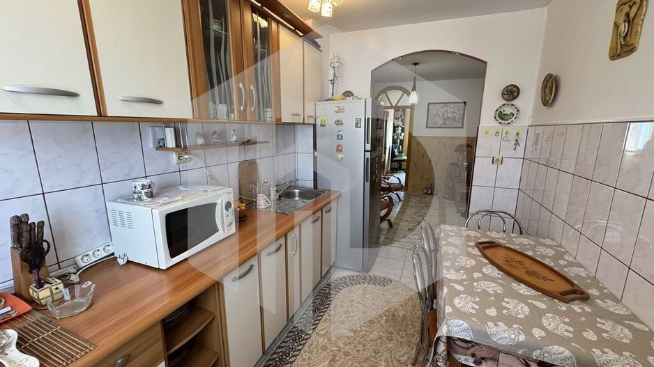 Apartament cu 3 camere / balcon / pivnita / zona Valea Aurie - Poză 3