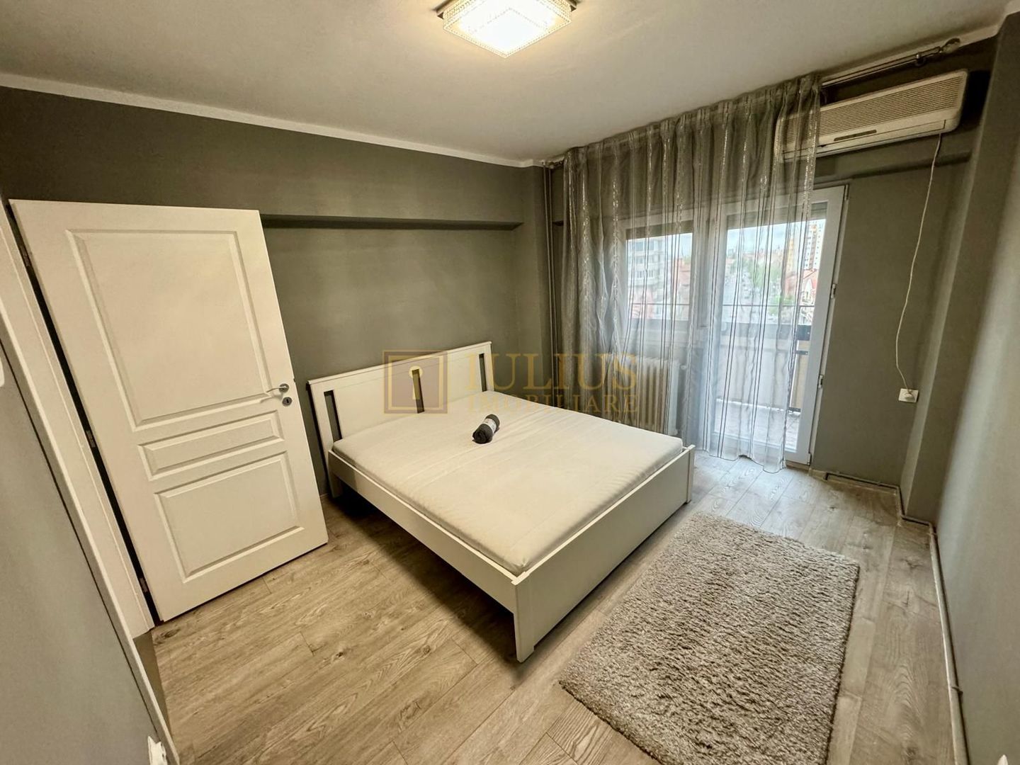 3 camere -2 dormitoare| 2 bai| centrala proprie| apartament superb| 2 balcoane - Poză 1