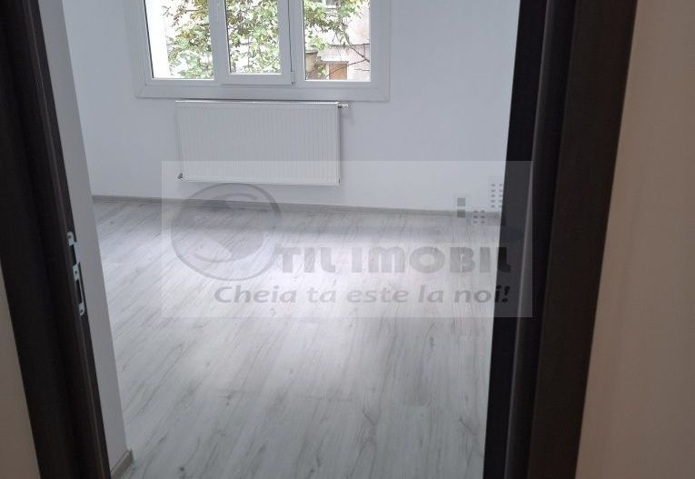 Apart 2 cam decomandat 54 mp, renovat complet- Dacia -119.900 euro - Poză 6