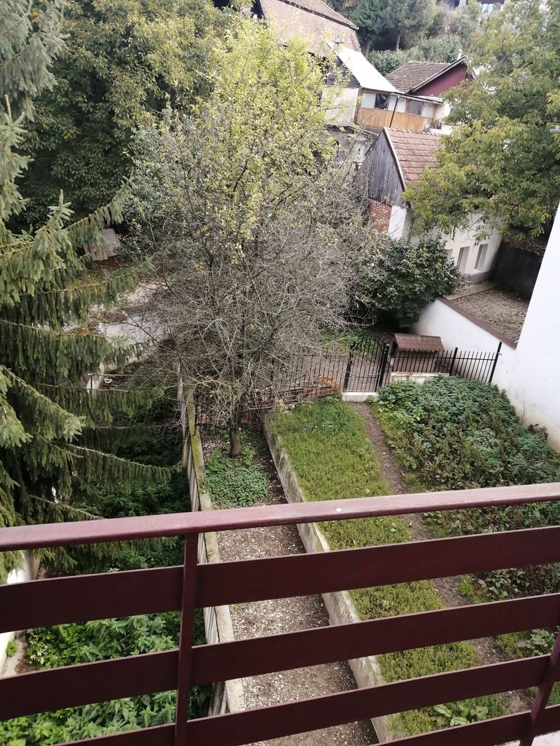Casa in zona Sirul Livezii - Roata Norocului - Poză 2