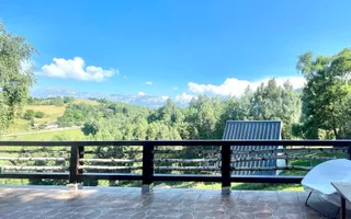 INVESTITIE Vila moderna + vila la rosu, teren 1480 padure - Poză 18