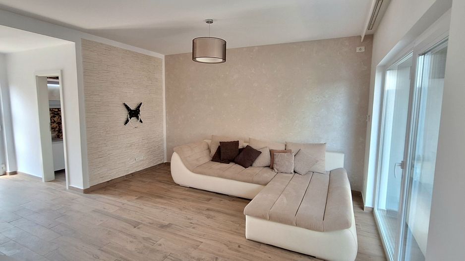 Locuinta insiruita cu 3 camere in Dumbravita - Poză 2