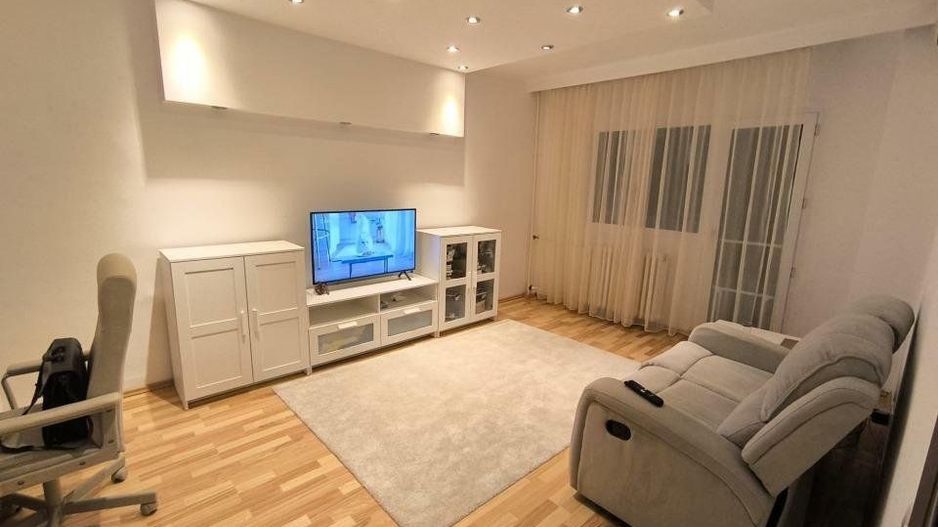 Apartament Luminos, 2 camere, Parcul Tineretului. Parcare. - Poză 2